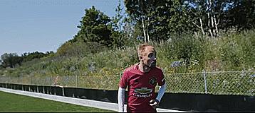 怎么传出直塞,内贴地弧线传球怎么传的