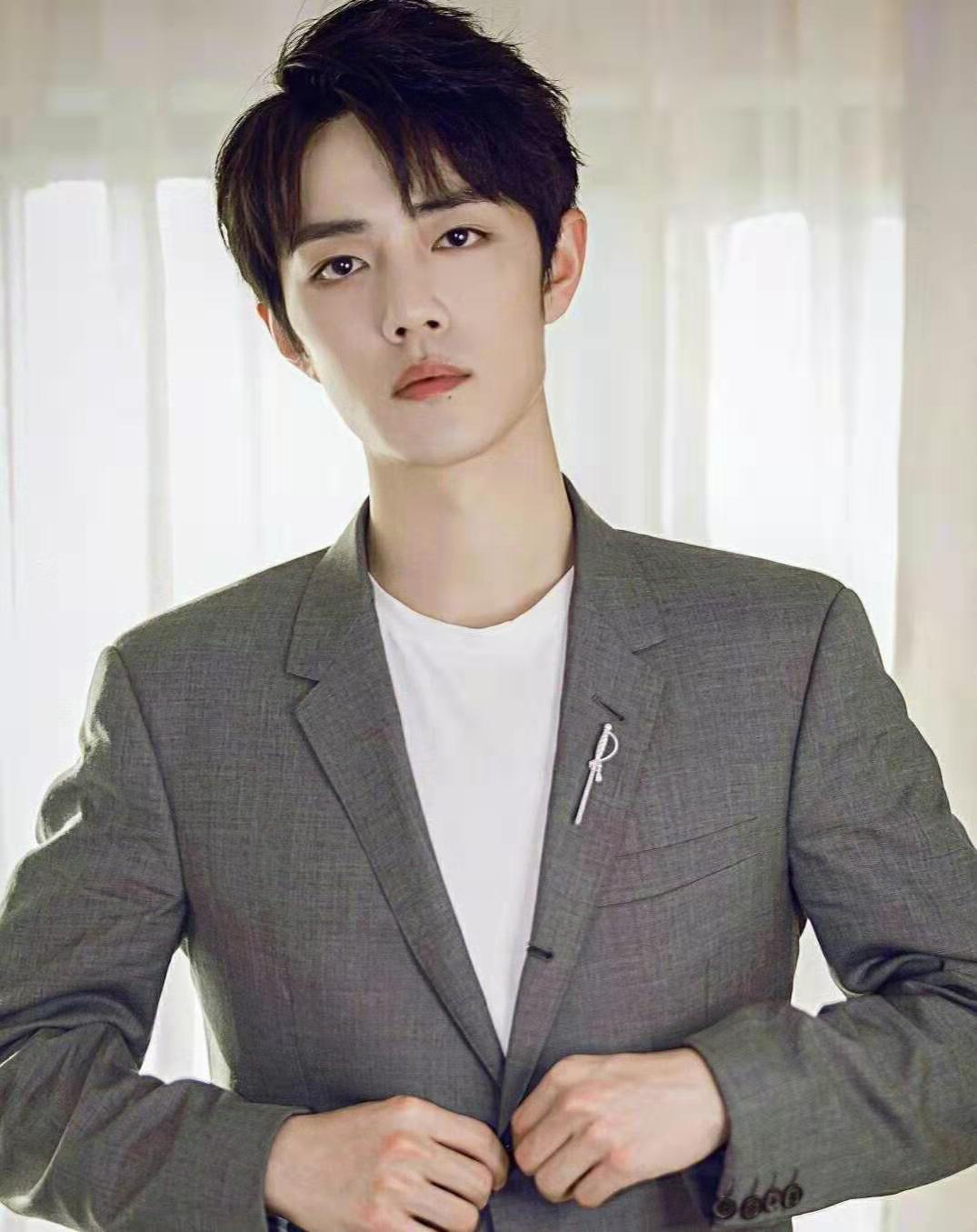 9日时尚精选：机场LOOK必穿？上脚YEEZY最多的女明星！幂姐对椰子是真爱了