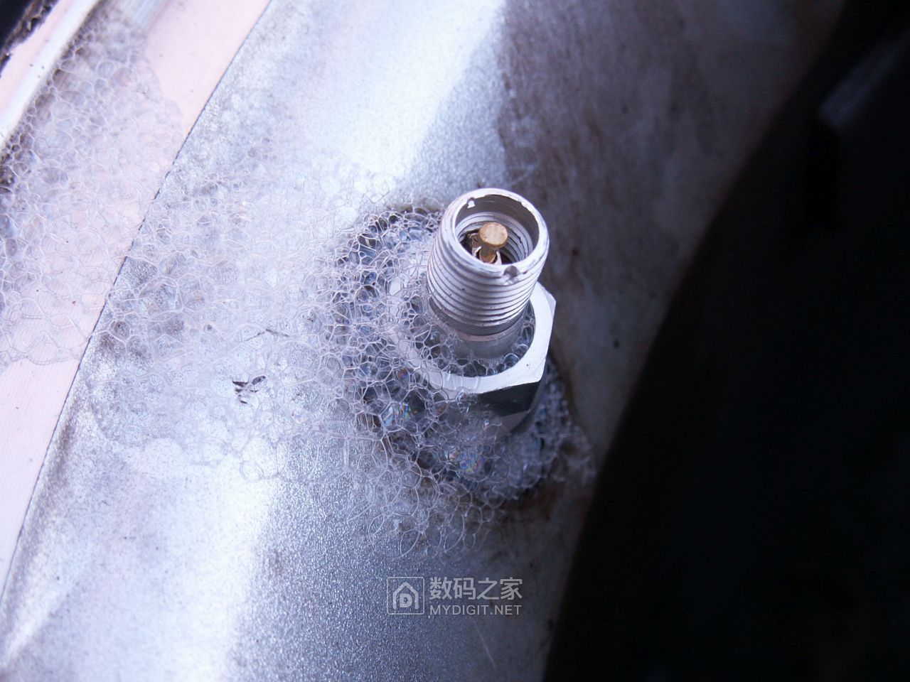 无需匹配的轮胎传感器怎么装,带胎压传感器的轮胎更换教程