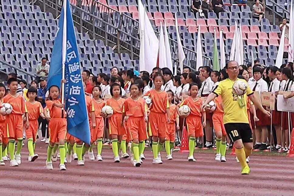 校园足球的“垦荒牛”，渔沙坦小学潘国洪校长的足球故事