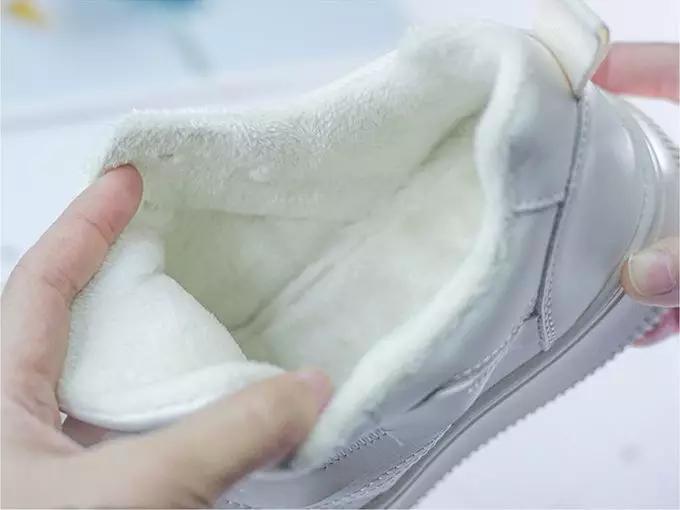 1秒就能变色的小白鞋，只要139元的价格，穿出两双鞋子的效果