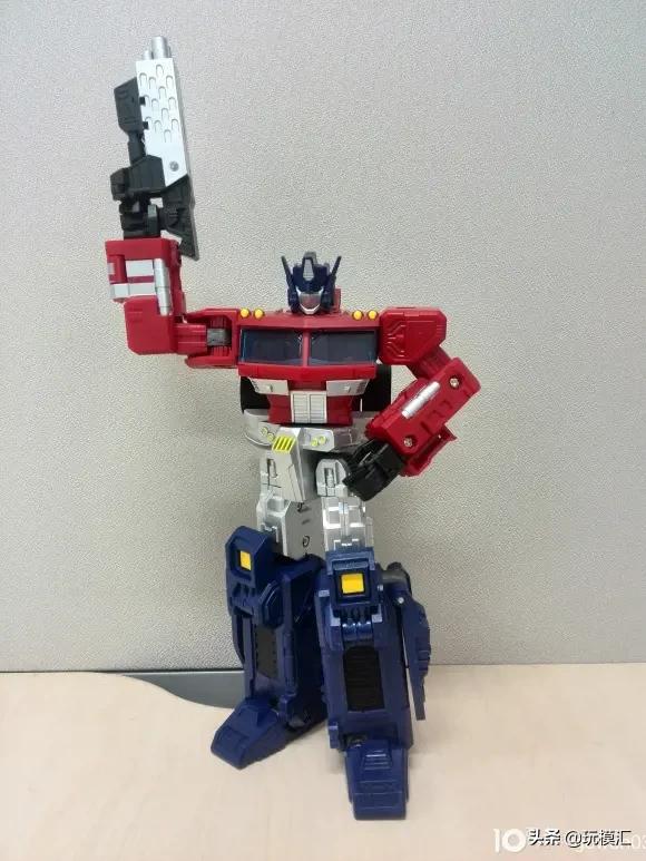 擎天柱电影版ls03玩具,03岁的玩具