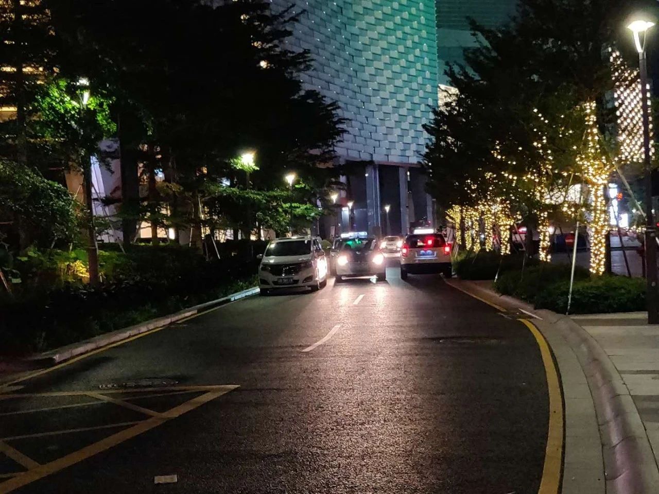 商场人流量明显下滑,商场人流量太差