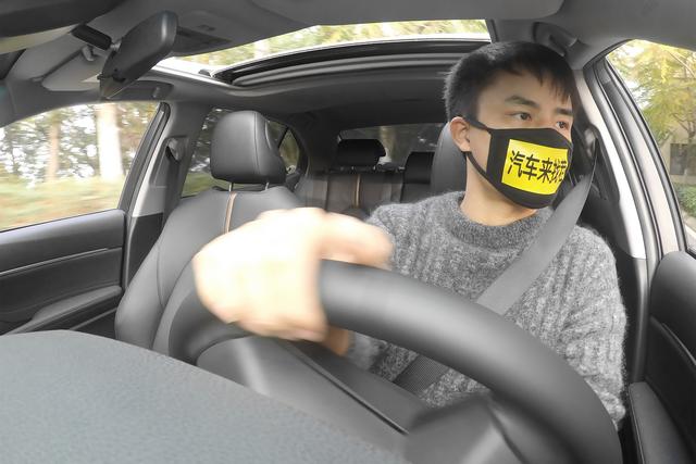 国服第一车黑雅阁,好车推荐之丰田凯美瑞