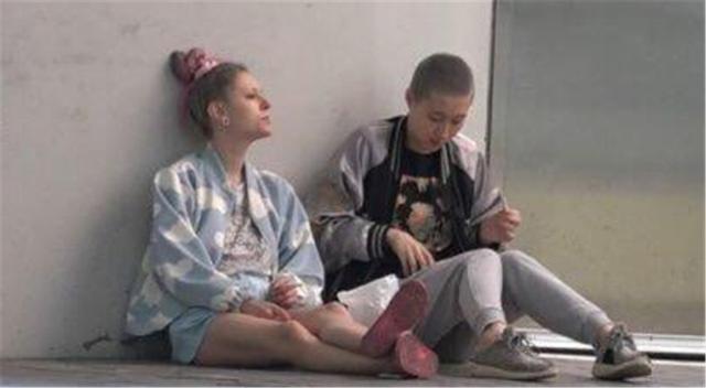 成龙对小龙女事件有回应吗 (小龙女事件对成龙的影响)