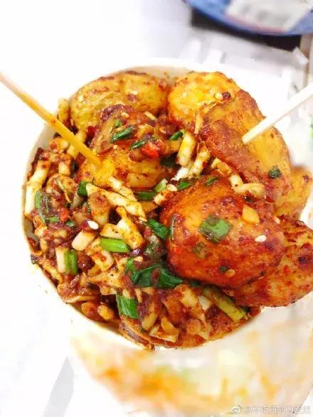 贵阳不光是辣味的，还有一种味道叫折耳根！