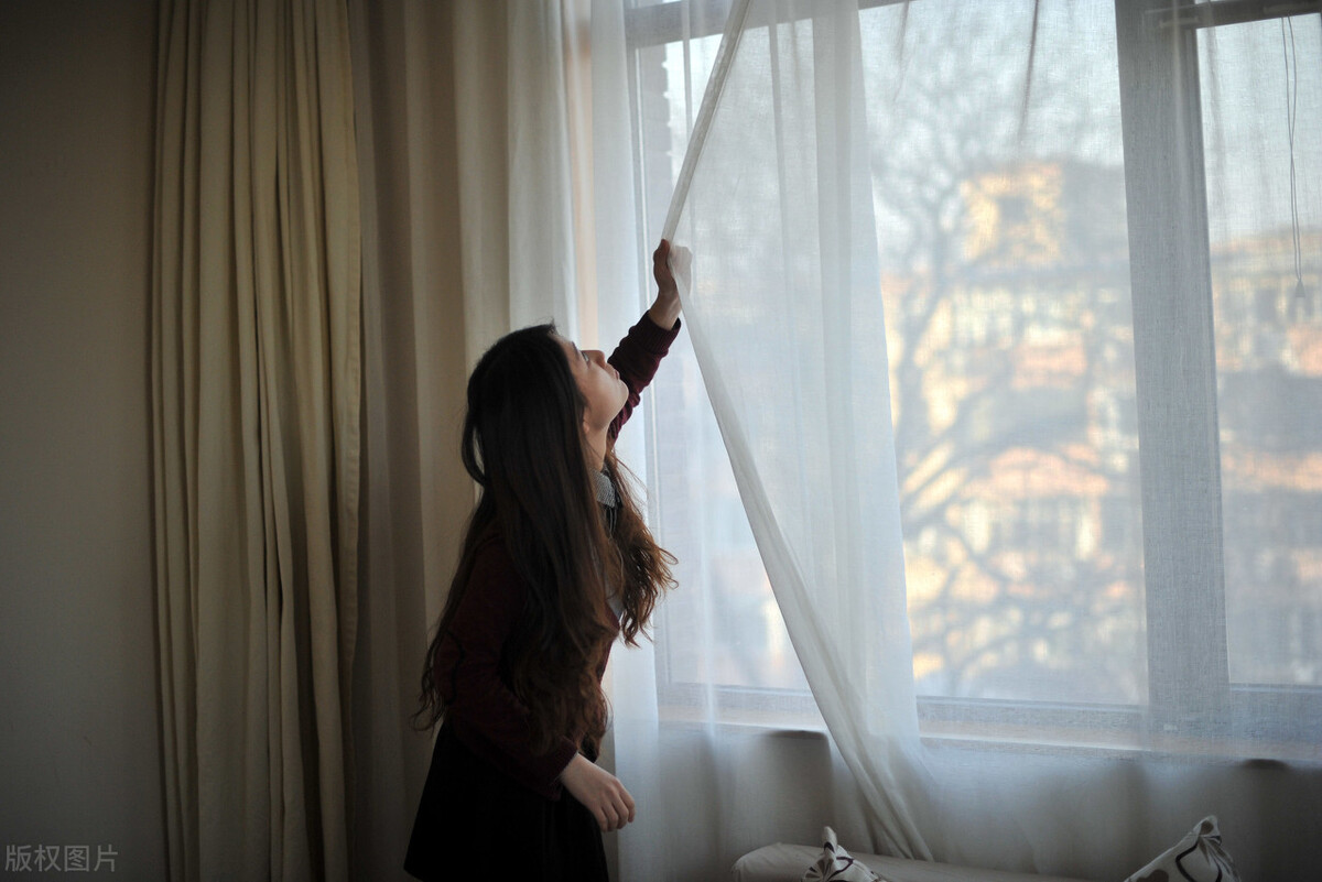 杭州姑娘做酒店试睡员月入5万,试睡师揭开真实收入