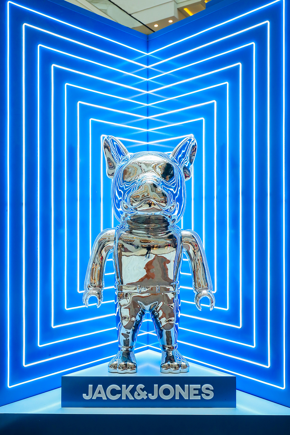 邓伦揭幕杰克琼斯CITYFUNCLUB快闪店