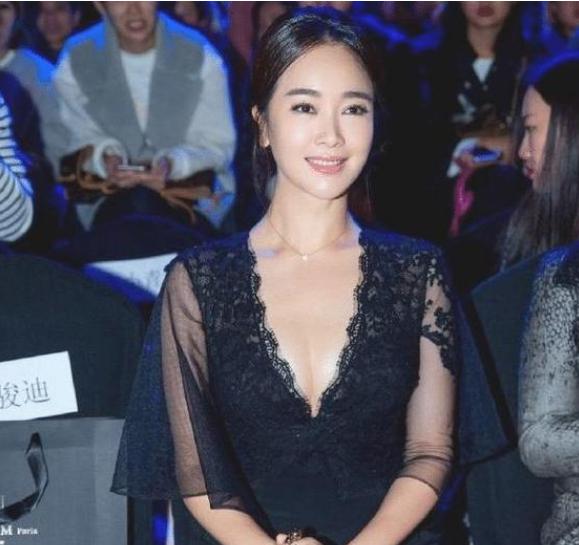 左小青许晴照片图文,40岁左小青近照曝光