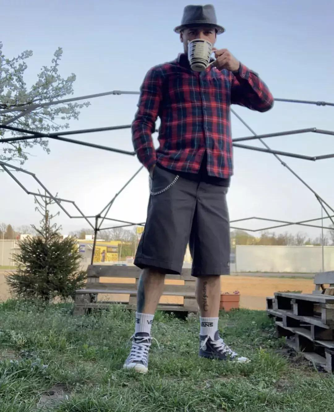 泰国夏天男士花短裤丝绸,夏天男士短裤穿衣搭配