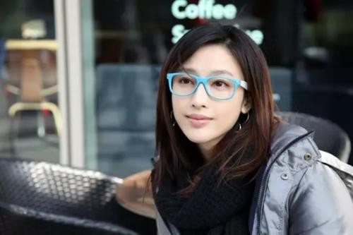 张俪穿露脐装跳舞,张俪跳舞露脐装