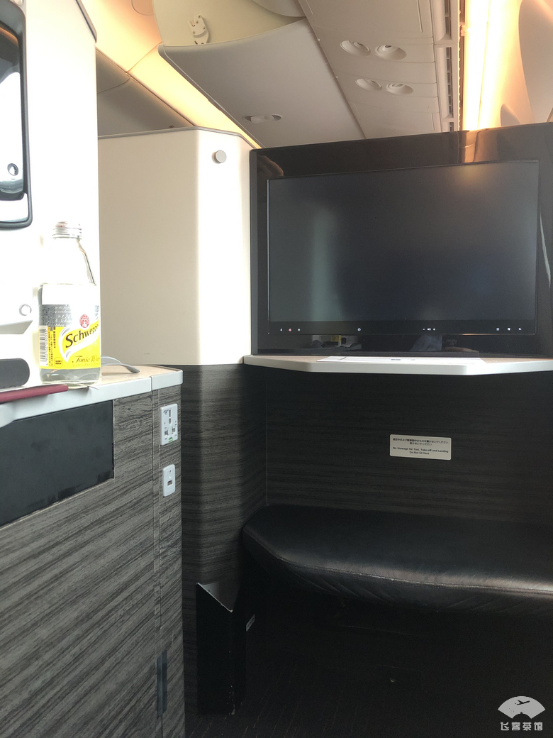 日本航空超级经济舱和经济舱 (日本五星航空公务舱)