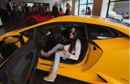 豪车超跑俱乐部,留学生买豪车多少钱