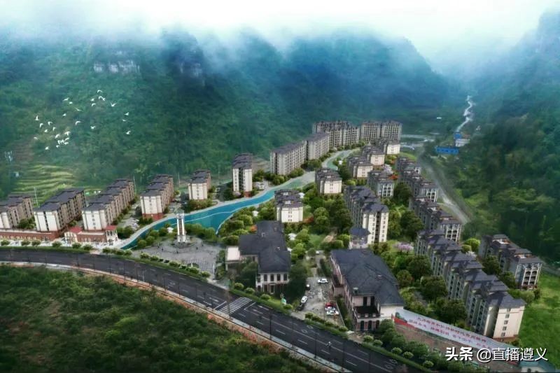 怪不得重庆人都爱来这里避暑,娄山关避暑的重庆人