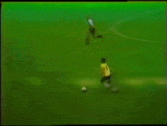 球王贝利效力过哪些俱乐部,球王贝利足球历史地位