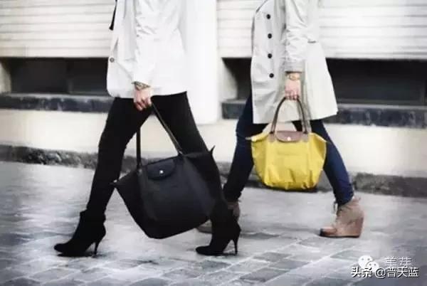 女人一定要买的三款包包,女人必须要有的十款包包