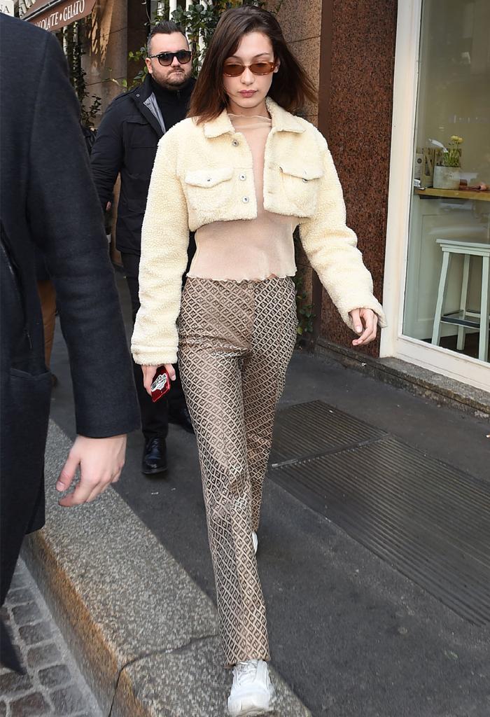 大脸女孩秋冬怎么穿？教你4个穿搭小技巧，不减肥也能穿出小V脸