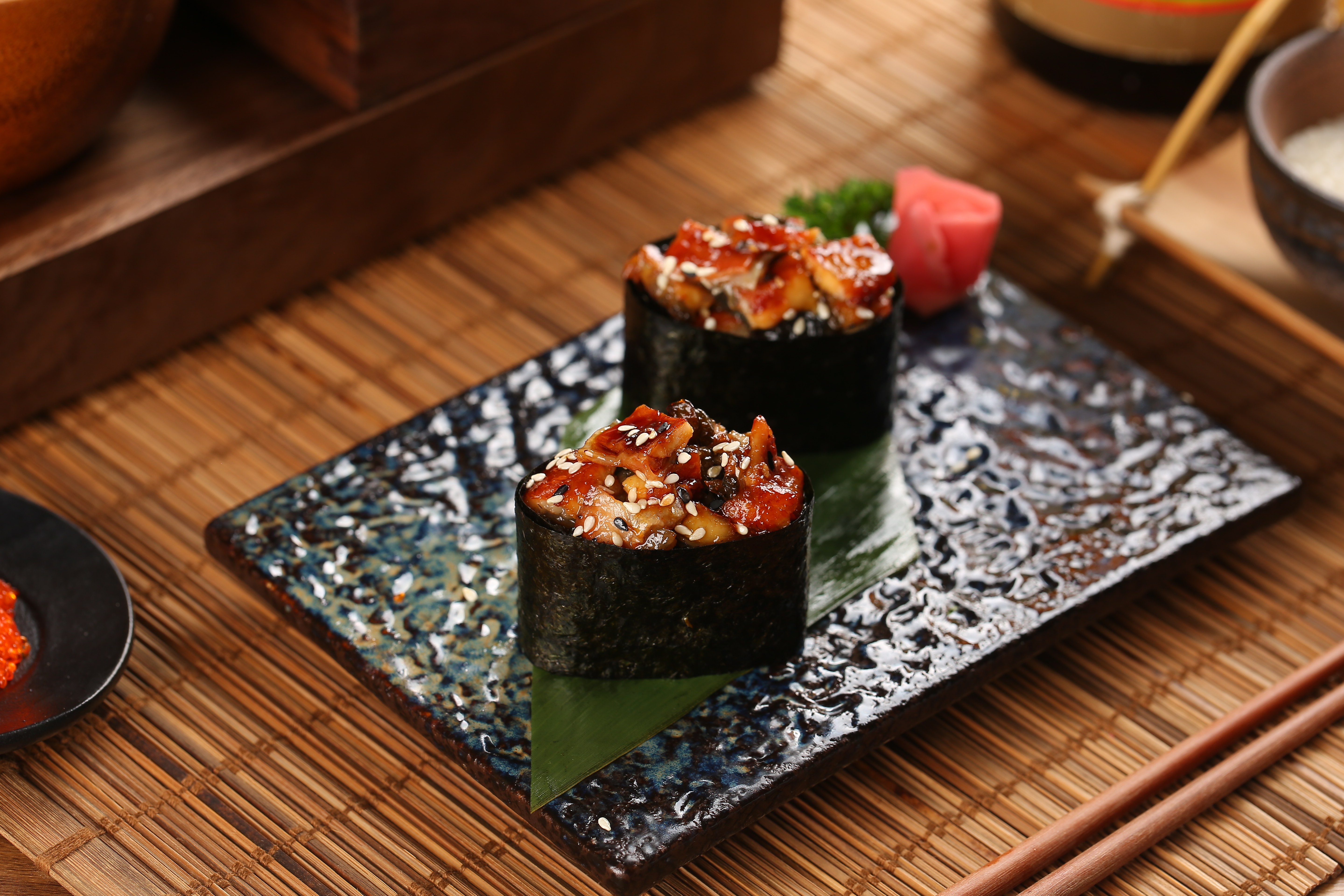 开寿司外卖店加盟还是自创好,开寿司店挣钱还是开奶茶店挣钱