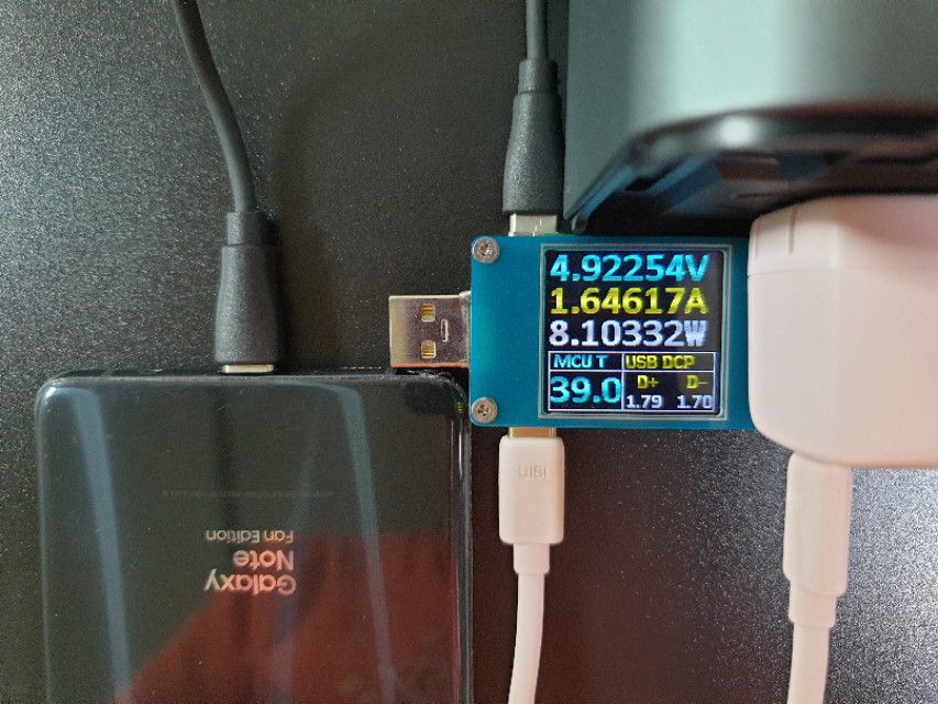 一见倾心!UIBI柚比“小冰块”迷你PD快速充电套装体验