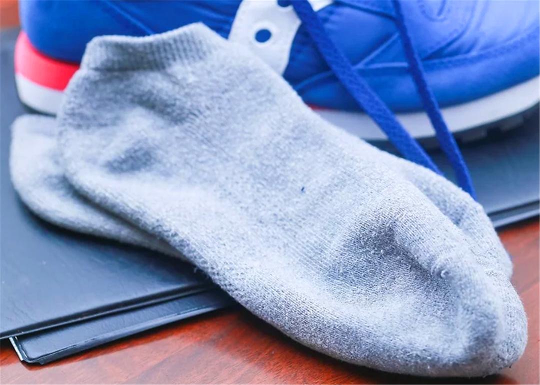 教你去除运动鞋臭的10个小窍门,运动鞋在家如何除臭