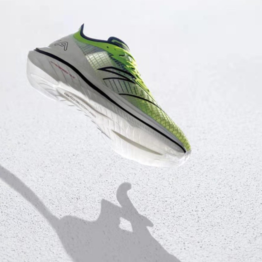 高颜值反光跑鞋,高回头率跑鞋