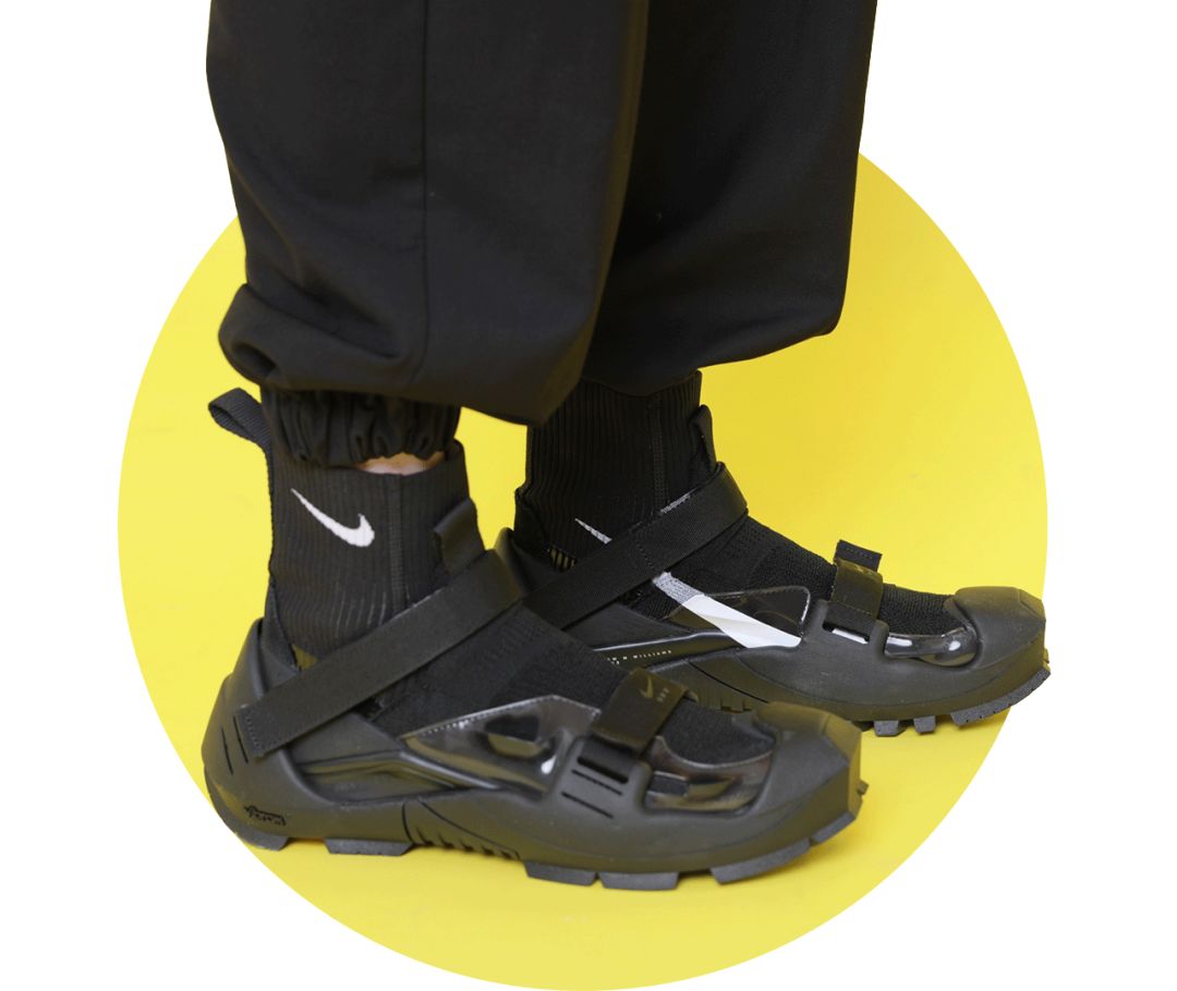 我花2000块抢到3双限量球鞋,还送了一个包...