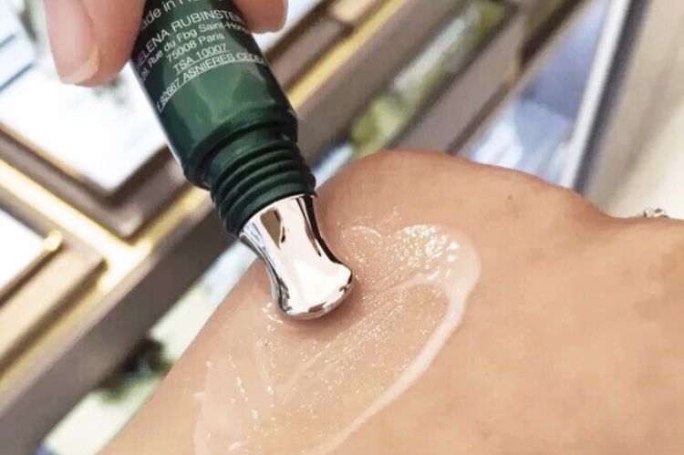 吴宣仪黑唇妆,吴宣仪被造型师吐槽