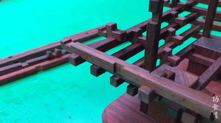 中国宝藏爷爷靠玩木头火到国外了,中国宝藏爷爷玩木头火到国外了