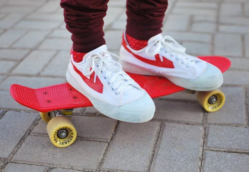 回力鞋哪一款最经典,真正的回力鞋多少一双