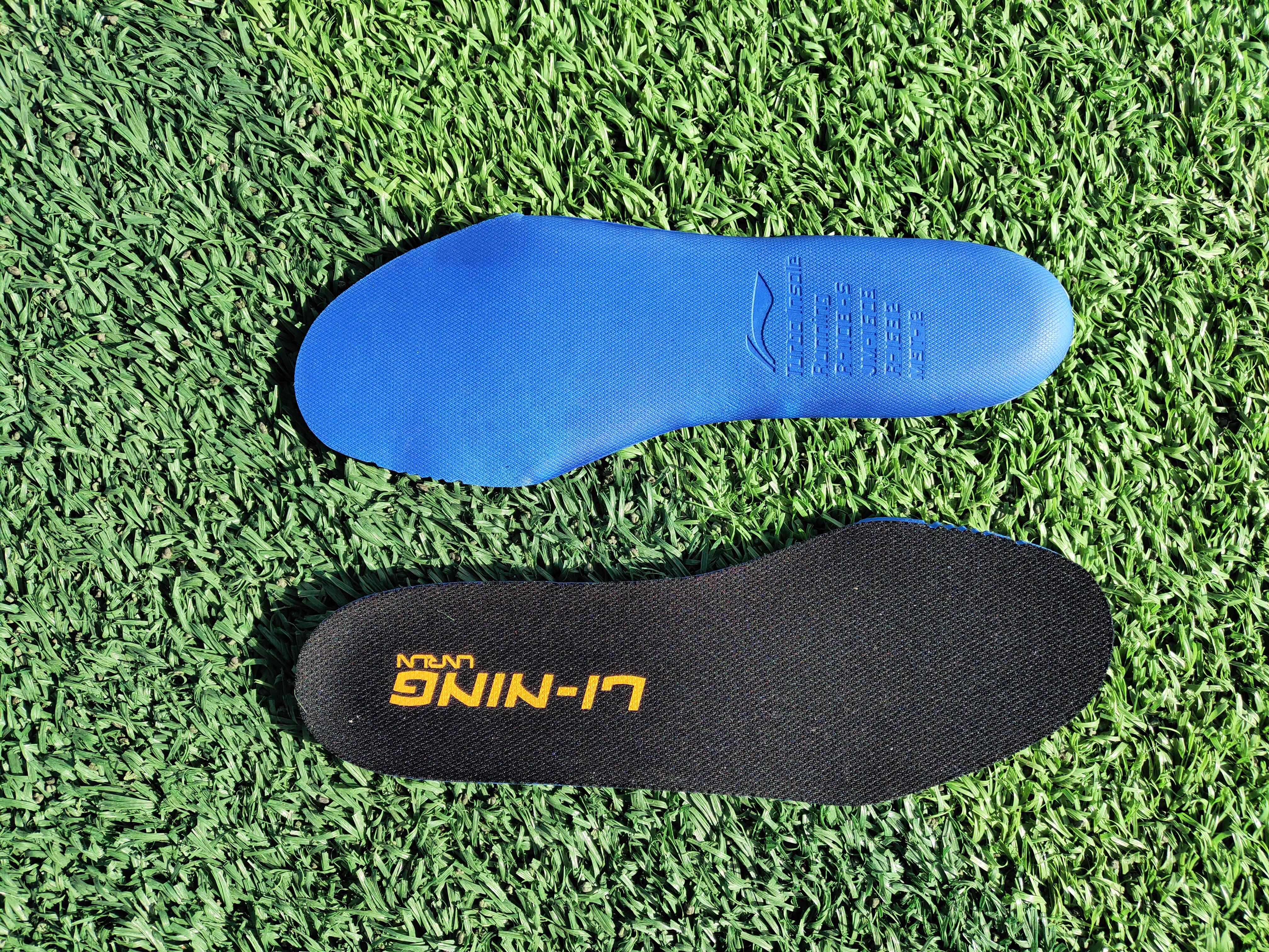 防雨雪运动鞋李宁,李宁无惧风雨