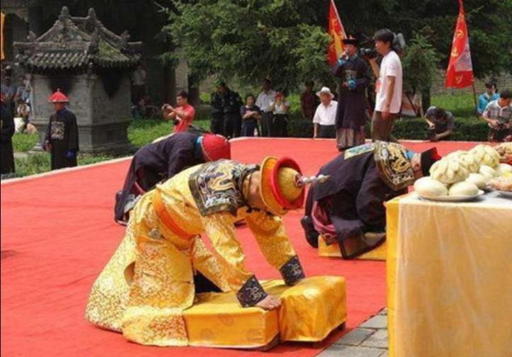 北京蹬三*大轮**爷，一小时150元，住四合院，真实身份是“贝勒”