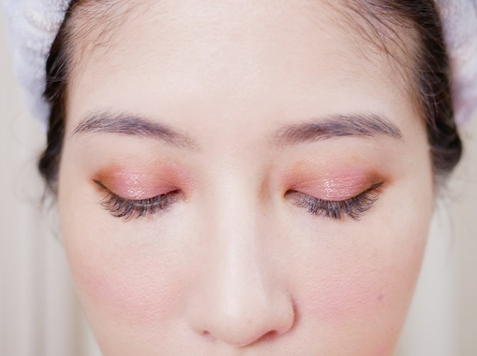 一套眼影刷可以用不同的眼影盘吗,新手眼影化妆入门买什么样的眼影