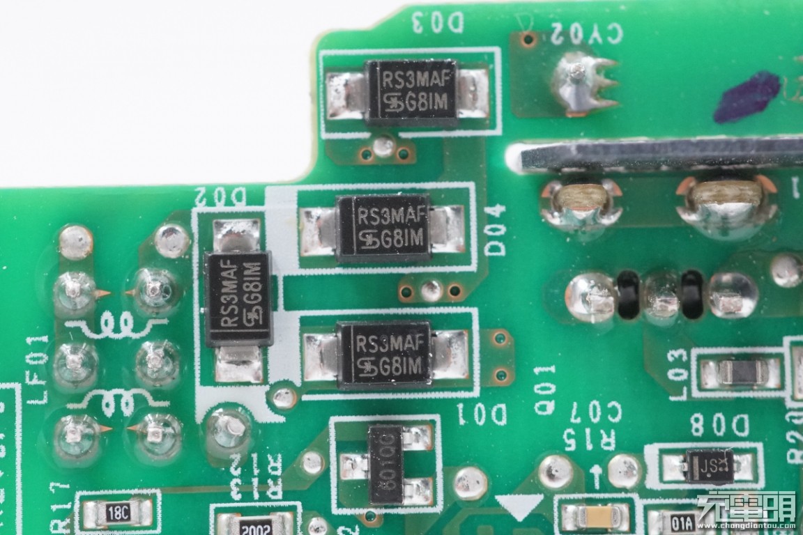 三星25wpd快充怎么拆解,三星25w充电器ta800