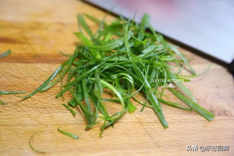 带鱼段油炸的蒸带鱼家常做法,蒸带鱼怎么做好吃又简单家常做法