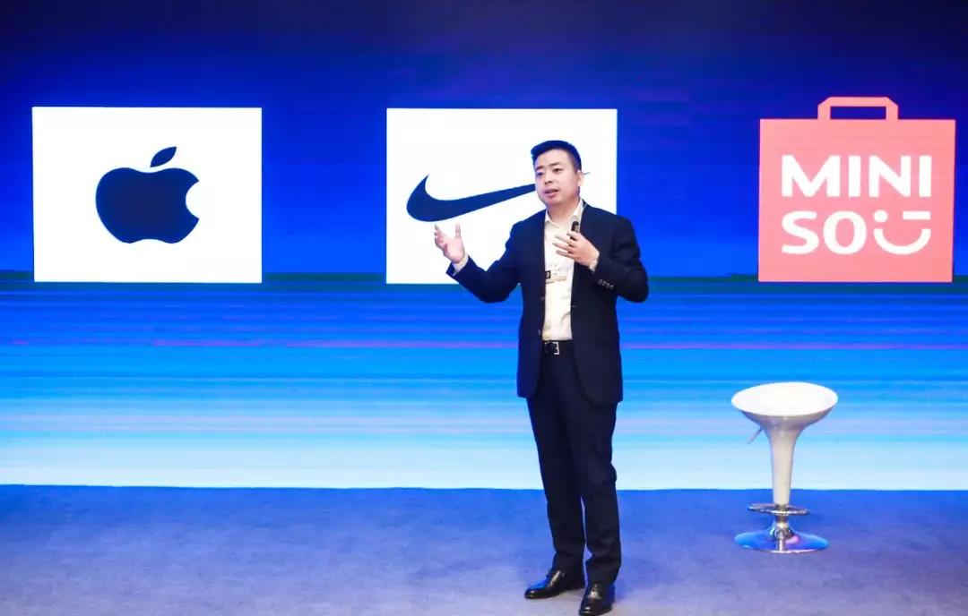 狂喷马云,爱看李嘉诚自传,他出身放牛娃如今却100亿身家