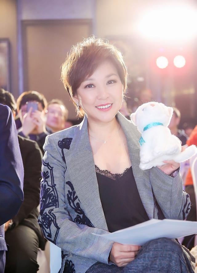 李静创业故事视频播放,李静谈女强人的心酸