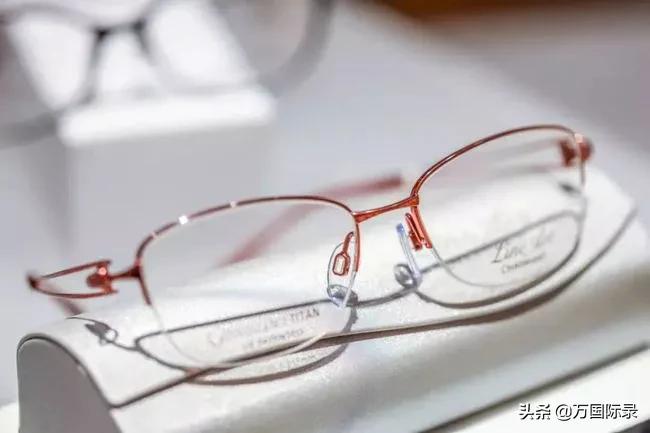 眼镜怎么擦都不干净是镜片很差吗,眼镜怎么擦不容易再脏