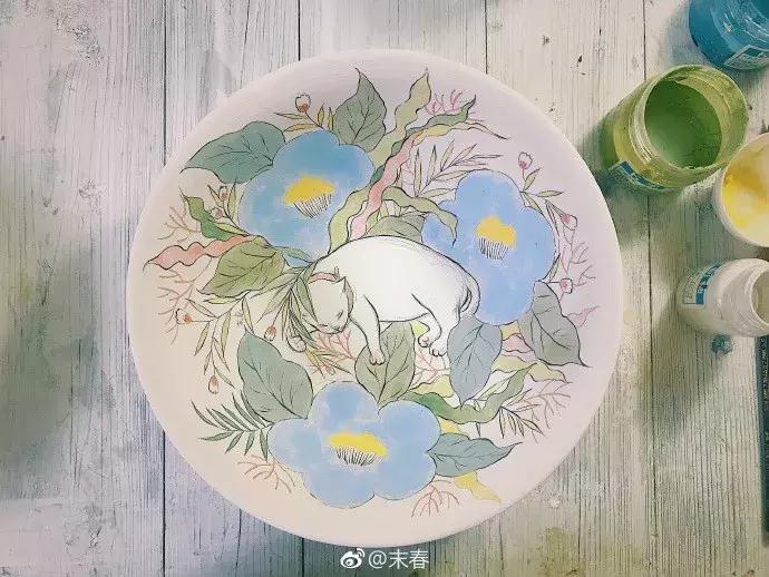 她笔下的女人韵味十足,他笔下的女子美得倾国倾城