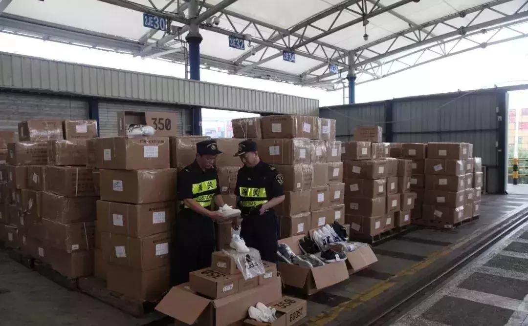 打假耐克阿迪鞋,耐克阿迪假鞋事件