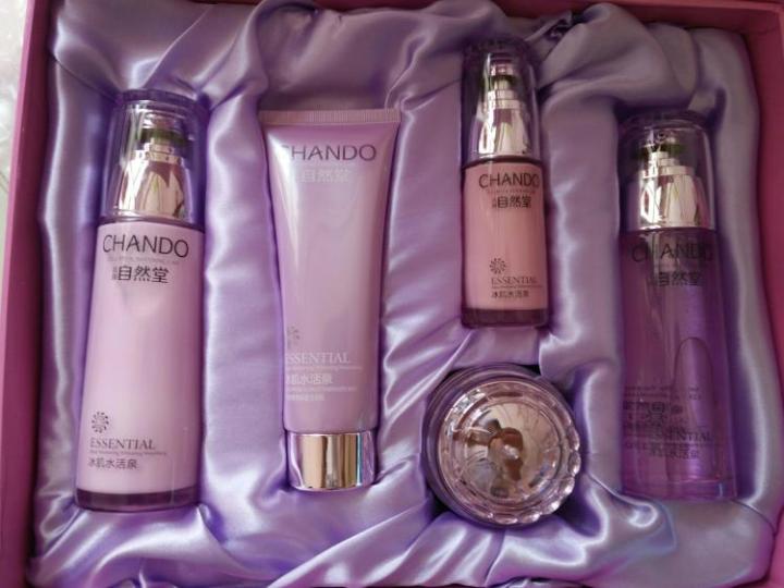 珀莱雅自然堂哪个好,珀莱雅护肤品与自然堂哪个销量好