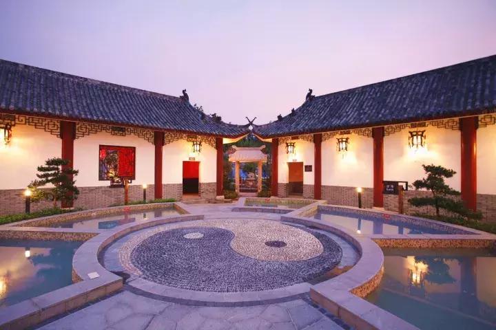 冬天真的来了！自带温泉的高颜值酒店，不用去日本，浙江就有！