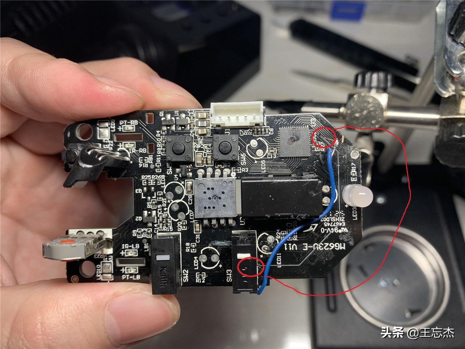 维修师傅的崩溃瞬间,修电器的师傅哭了