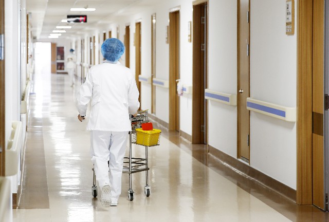 老人严重便秘吃什么药快速排便,治便秘的药是饭前吃还是饭后吃