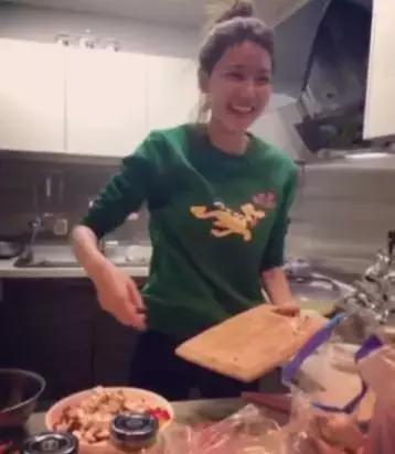 恋爱六年秀恩爱图片,你们还记得第一次公开秀恩爱吗