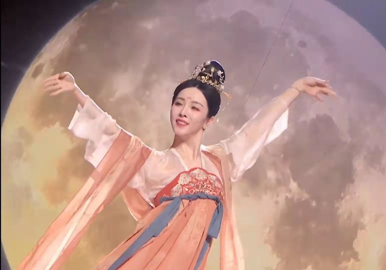 运动girl穿搭图鉴,健身服穿搭小心机上衣女性