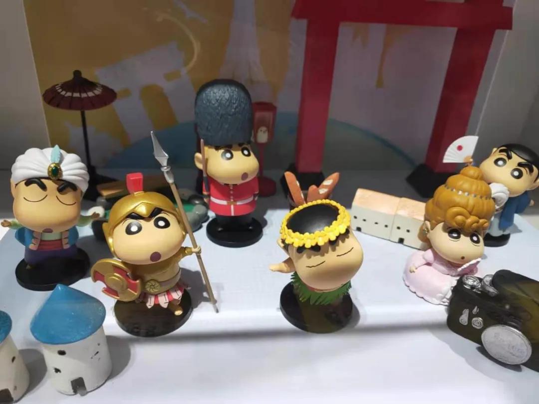 探店｜KK集团潮玩店X11：联名手办火热，背后是年轻人的情绪投射