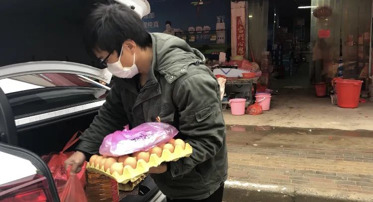 防疫不松懈坚守岗位,防疫不放松