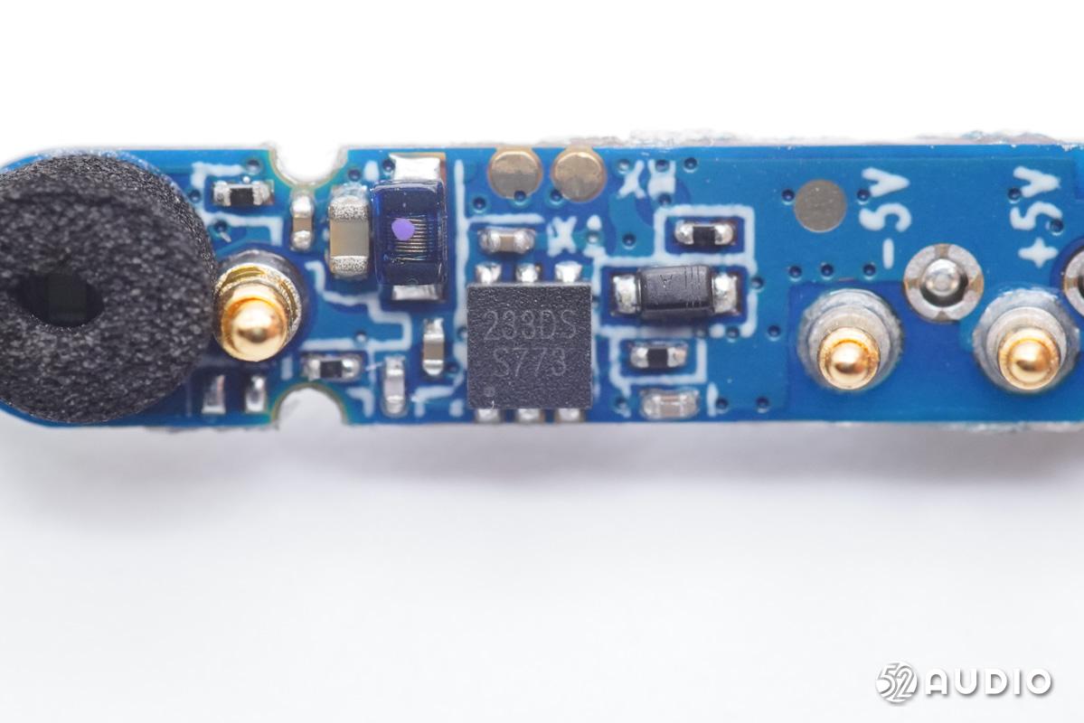 降噪真无线耳机jbl,轻量化监听耳机