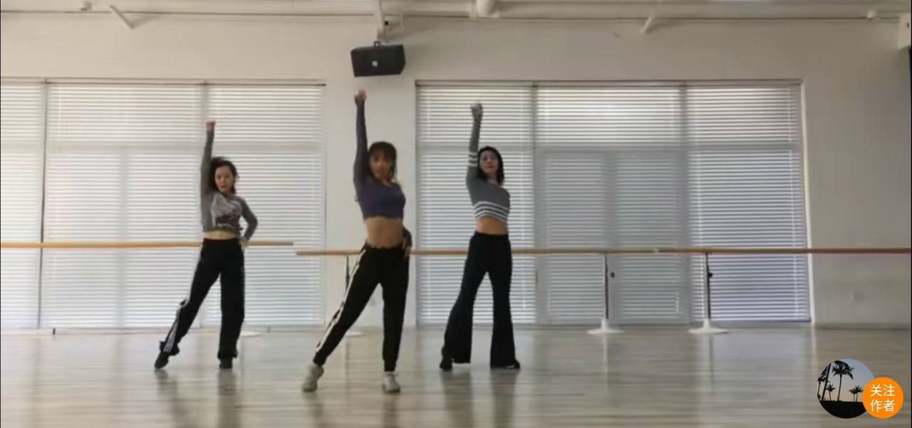 多多妈罕见晒跳舞视频，舞姿婀娜小蛮腰抢镜，难怪黄磊这么爱她