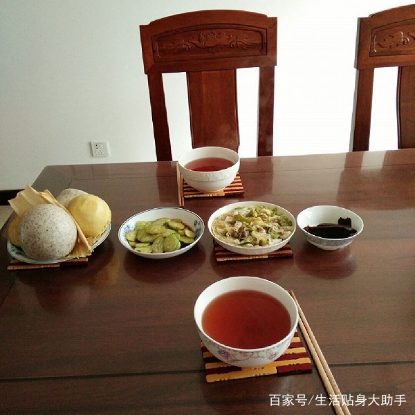 余额宝里存30万每天有多少利息,余额宝存15万存一年利息多少